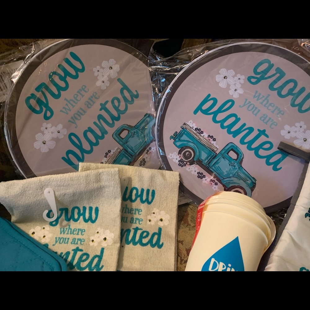 Farmhouse Style Kitchen Decor - Picture 7 of 10